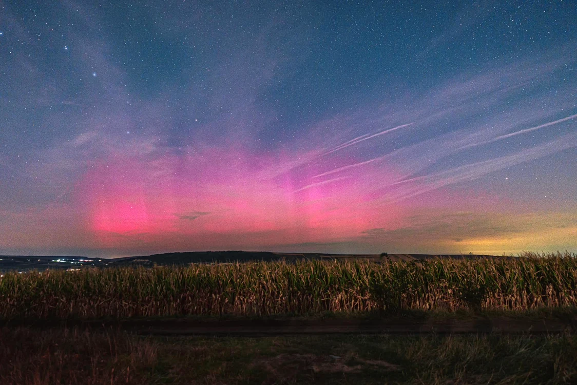 Aurora boreală s-a văzut în apropierea Clujului. FOTO: Facebook / Bogdan Lăpăduș 