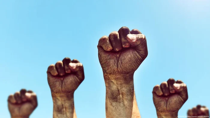 Pumnul, simbol al libertății și al luptei împotriva nedreptății