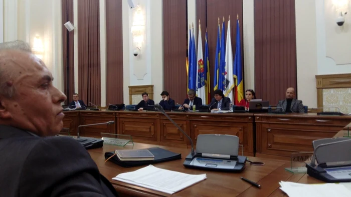 O întâlnire a oamenilor de cultură din Timişoara s-a lăsat cu vorbe grele