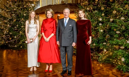 Regele Philippe al Belgiei și Regina Mathilde, cu Prințesa Elisabeta și Prințesa Eleonore la Concertul regal de Crăciun 2024   Casa Regală belgiană (1) jpg