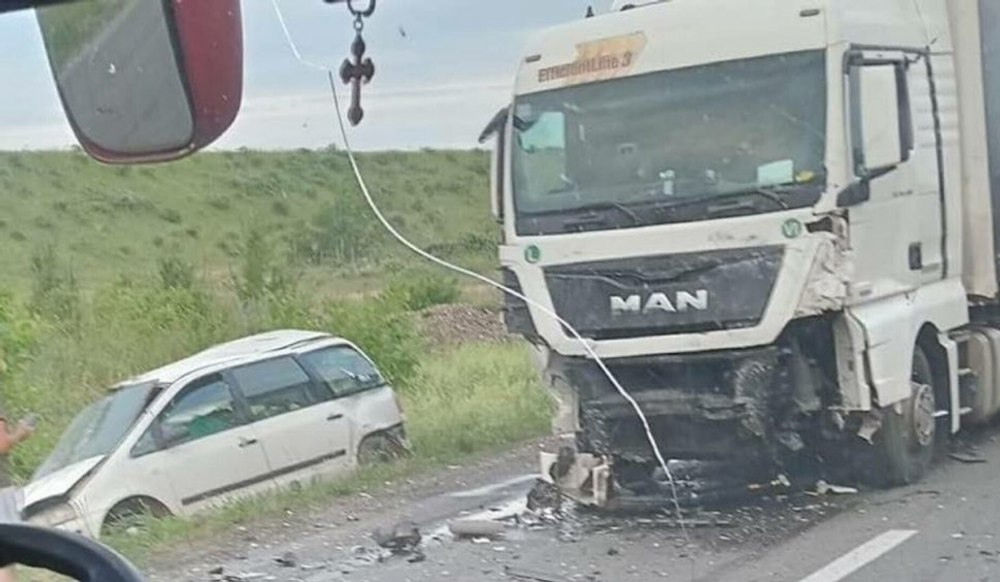 Accident cumplit  pe DN1, în județul Bihor: 4 persoane și-au pierdut viața. Circulația a fost blocată