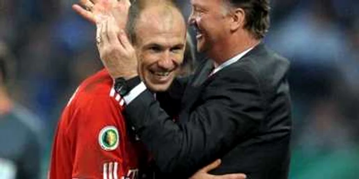 Robben, felicitat de Van Gaal, a marcat golul decisiv al bavarezilor