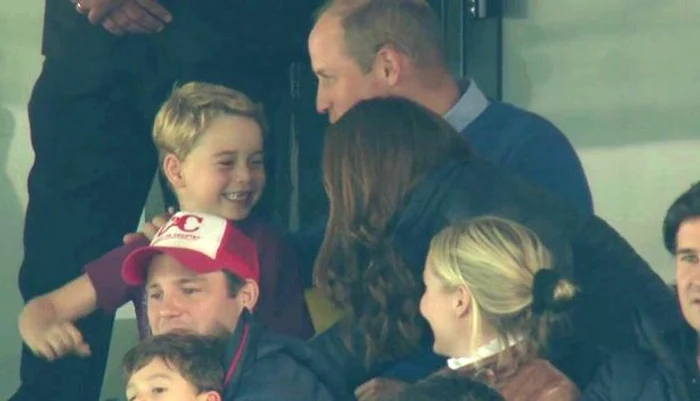 Prinţul George s-a bucurat nespus atunci când echipa sa preferată a înscris cel de-al patrulea gol al serii