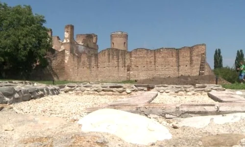 Arheologii au scos la suprafaţă o nouă construcţie la şantierul de la Curtea Domnească jpeg