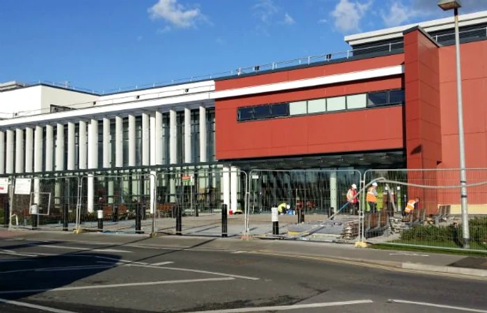 Spitalul Morison din Swansea, locul unde a fost transferat pacientul român