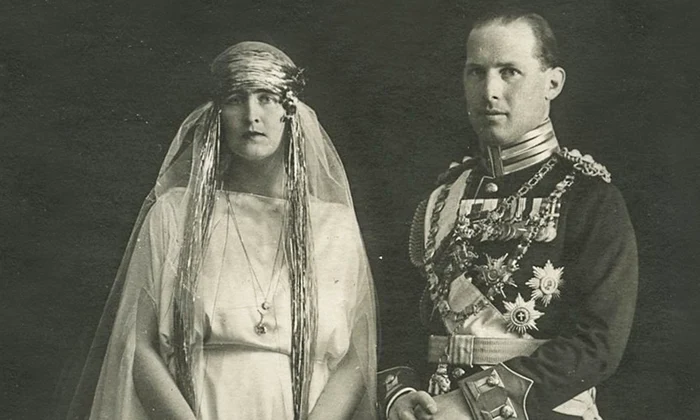 Principesa Elisabeta a României și Prințul George al Greciei la nunta din 27 februarie 1921   Muzeul Național de Istorie a României jpg