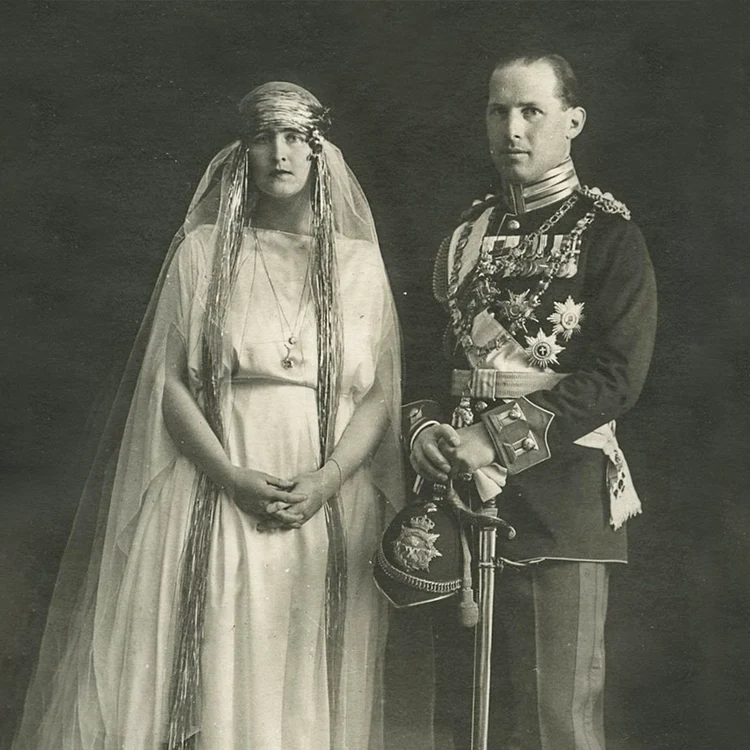 Principesa Elisabeta a României și Prințul George al Greciei la nunta din 27 februarie 1921   Muzeul Național de Istorie a României jpg