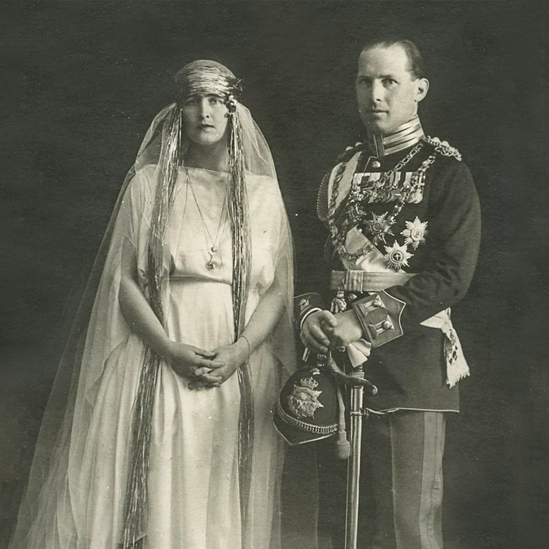 Principesa Elisabeta a României și Prințul George al Greciei la nunta din 27 februarie 1921. FOTO: Muzeul Național de Istorie a României