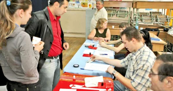 Cu câteva zile înainte de referendum, regulile de votare fac obiectul unor contestaţii