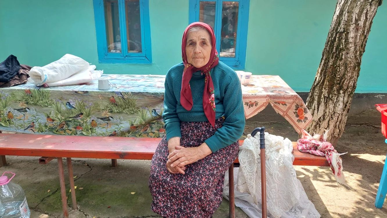 Adela Aionesei, unul dintre ultimii locuitori ai satului cu numele lui Eminescu FOTO C. Zamfirache