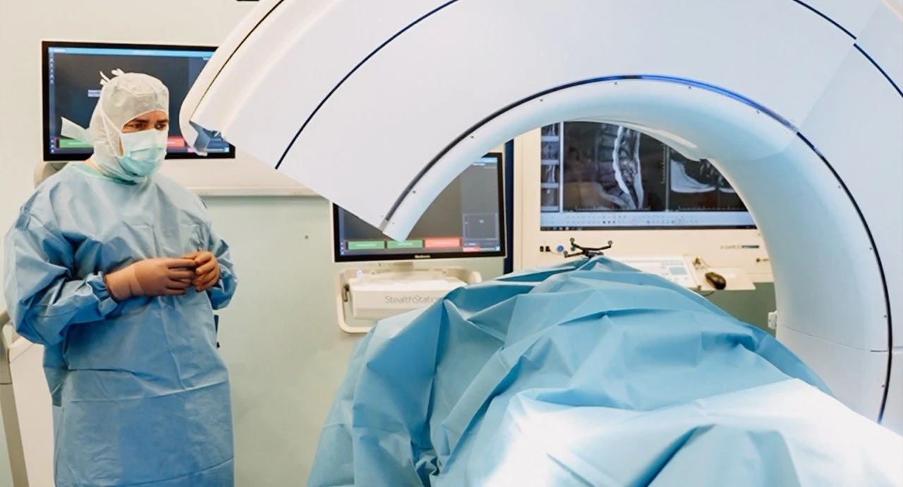 MedLife aduce la Sibiu unul dintre cele mai avansate sisteme de neurochirurgie robotică din România, în urma unei investiții de peste 2 milioane de euro