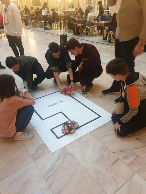 elevi concurs robotica nextlab tech