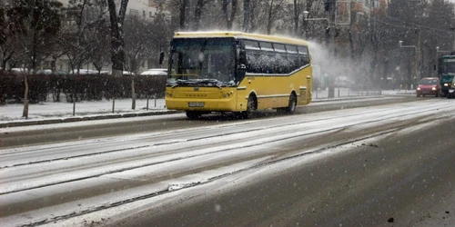 autobuz in trafic ploiesti foto catalin constantin