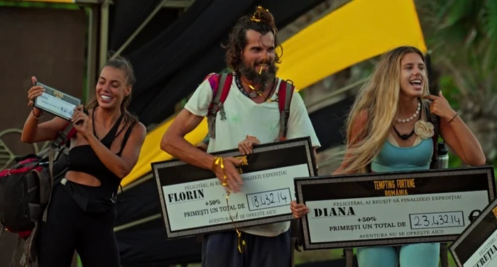 Florin (Flow) a primit un cec de 18.432 de euro foto: Kanal D 