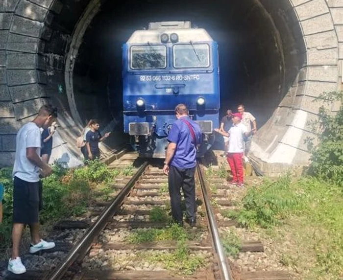 Tren blocat în tunel / Foto: Facebook / Tele M Iași
