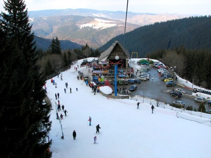 pe Pârtia Arena, din Păltiniș, se schiază de la ora 10.00 la 17.00