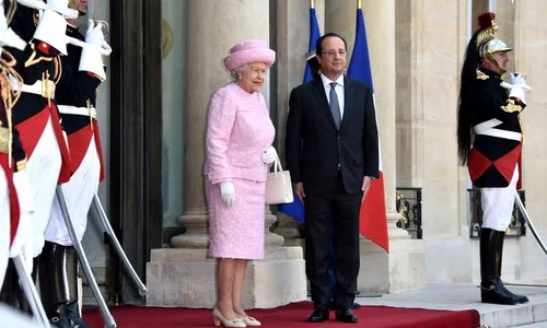 Queen Elizabeth II On Official Visit In Paris : Day One jpeg