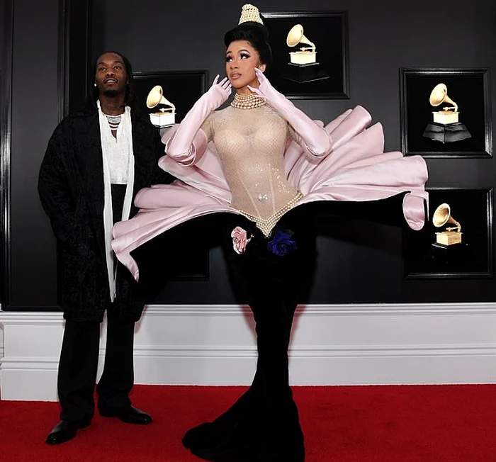 Cardi B a purtat o rochie extravagantă la premiile Grammy de anul acesta, o reinterpretare a mitului Afroditei