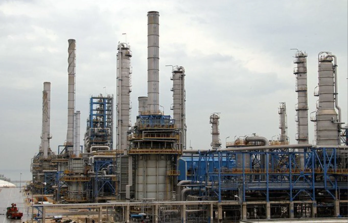 Escaladare a tensiunilor în Golf. Iranul susține că a atacat forțe americane din Kuweit, Israelul lovește un complex petrochimic iranian