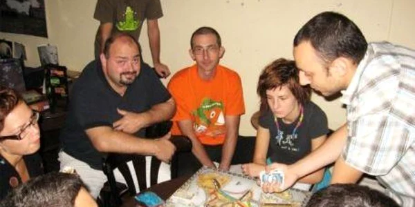 Expoziţia va avea loc la ceainărie Foto. Adevărul Braşov