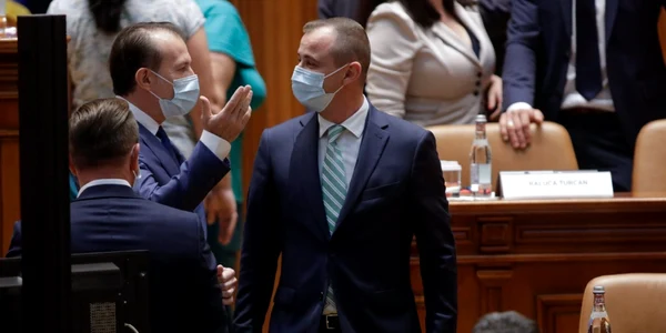 Parlamentul dezbate moţiunea de cenzură depusă de PSD împotriva Guvernului Cîţu. Foto  Inquam Photos / George Calin