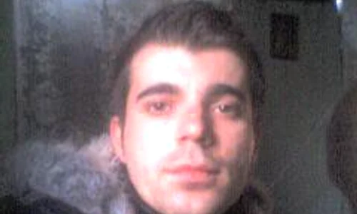 Bărbatul era obsedat de vecina sa şi îi trimitea zilnic mesaje jpeg