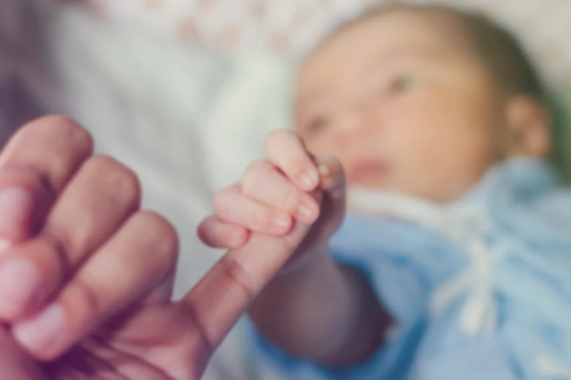Un cuplu a decis să-și dea fiica de trei luni spre adopție. FOTO Shutterstock (Arhivă)