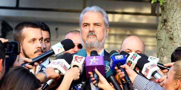 Adrian Nastase a iesit din inchisoare FOTO Marian Iliescu 