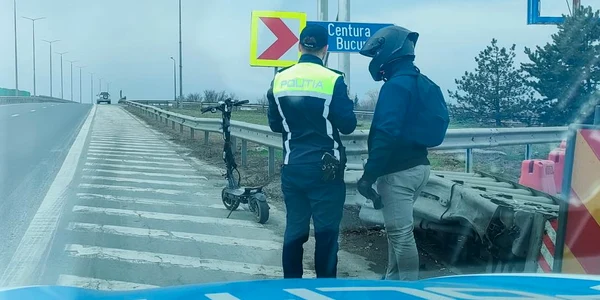 pe autostrada cu trotineta Foto Politia Română jpg