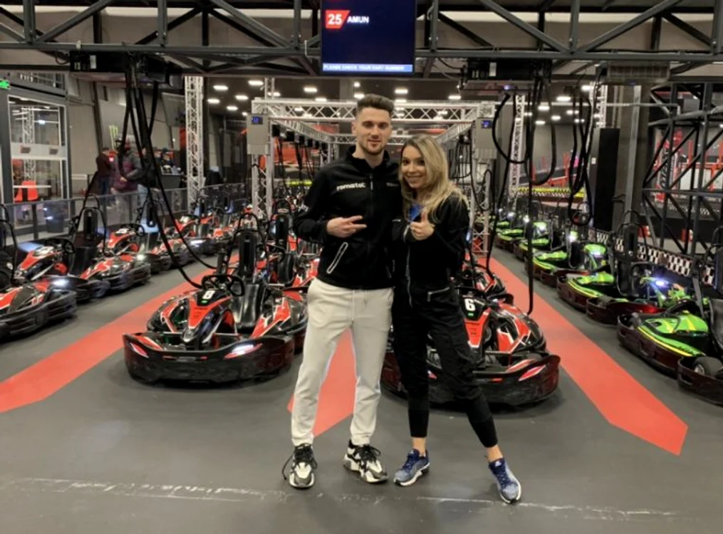 Bernadette și Hunor Szocs, înaintea cursei de karting