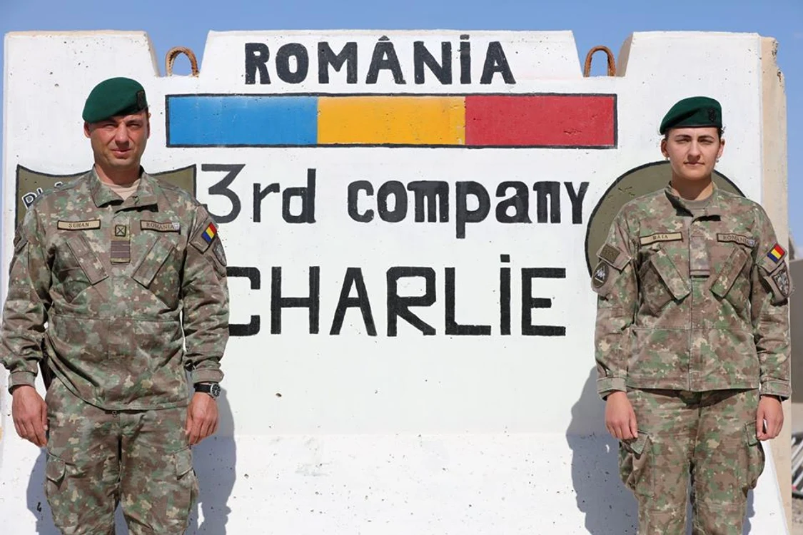 Codruța Băia, alături de un alt coleg, fac parte din plutonul 3 al companiei Charlie 