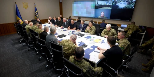 zelenski, intalnire comandati armata jpg