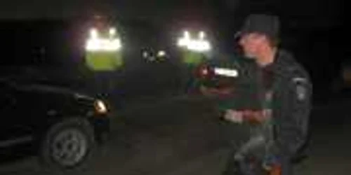 Poliţiştii şi jandarmii au verificat toate maşile aflate în trafic 