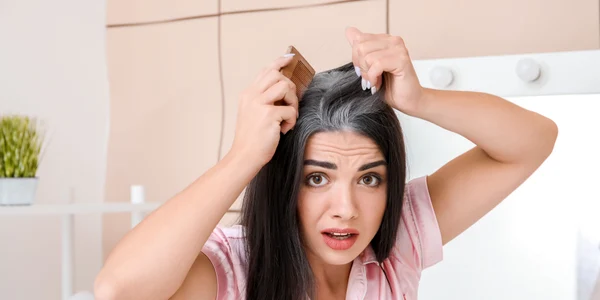 Femeie par gri FOTO Shutterstock jpg