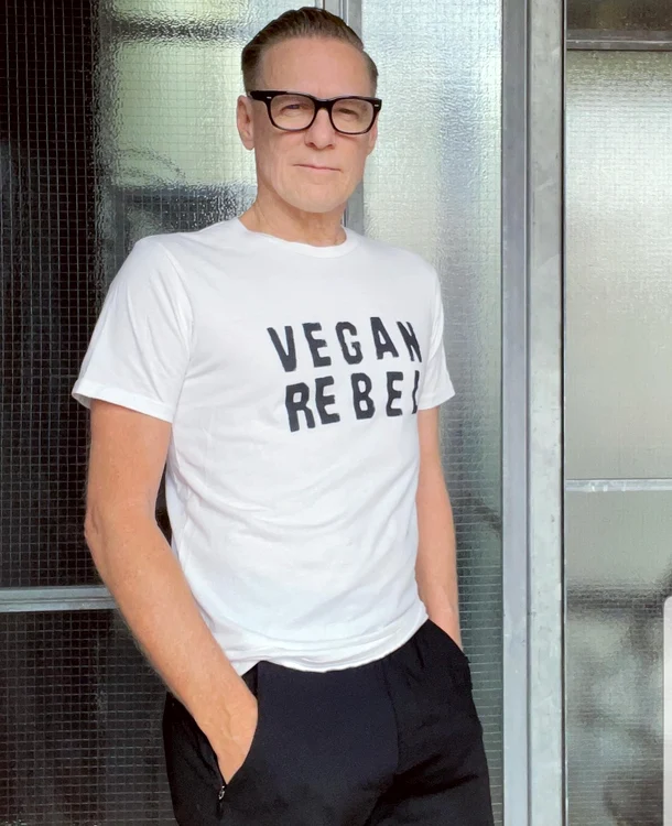 
    Bryan Adams, 61 de ani, crede că regimul alimentar pe care îl respectă de 32 de ani e secretul tinerețiifoto: Instagram  