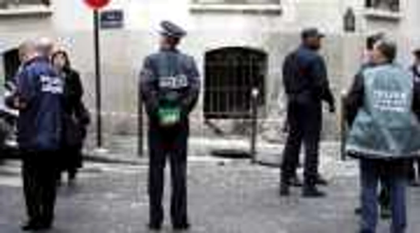 Un pachet suspect a explodat,miercuri, lângă ambasada Indoneziei la Paris