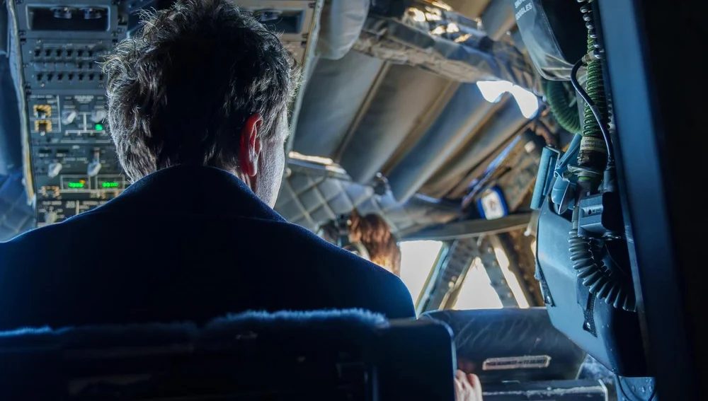 Nicușor Dan va avea internet la bordul avionului Spartan. Ministrul Apărării: „S-a făcut un prim test de comunicații”