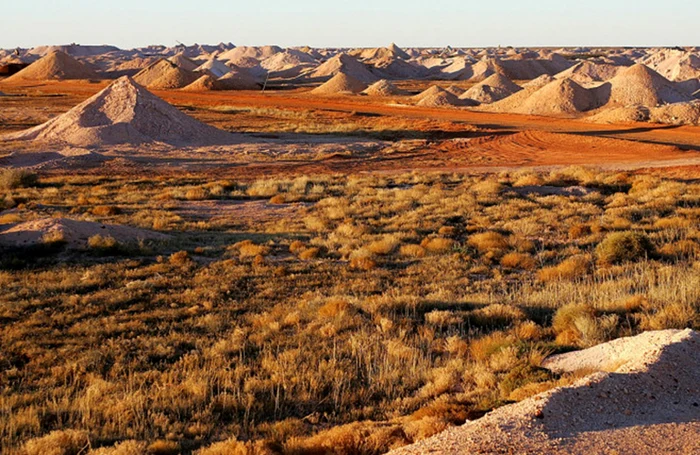 Coober Pedy, orașul din Australia unde viața se desfășoară sub pământ. Foto: Profimedia Images