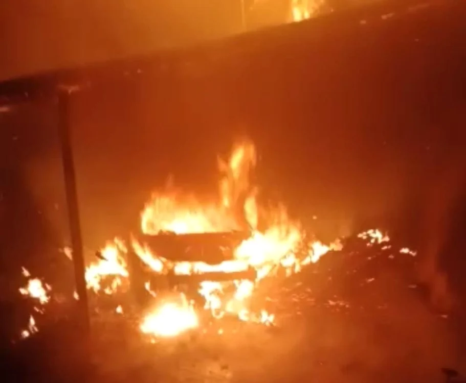 Incendiul a fost provocat după lăsarea serii FOTO Arhiva Adevărul