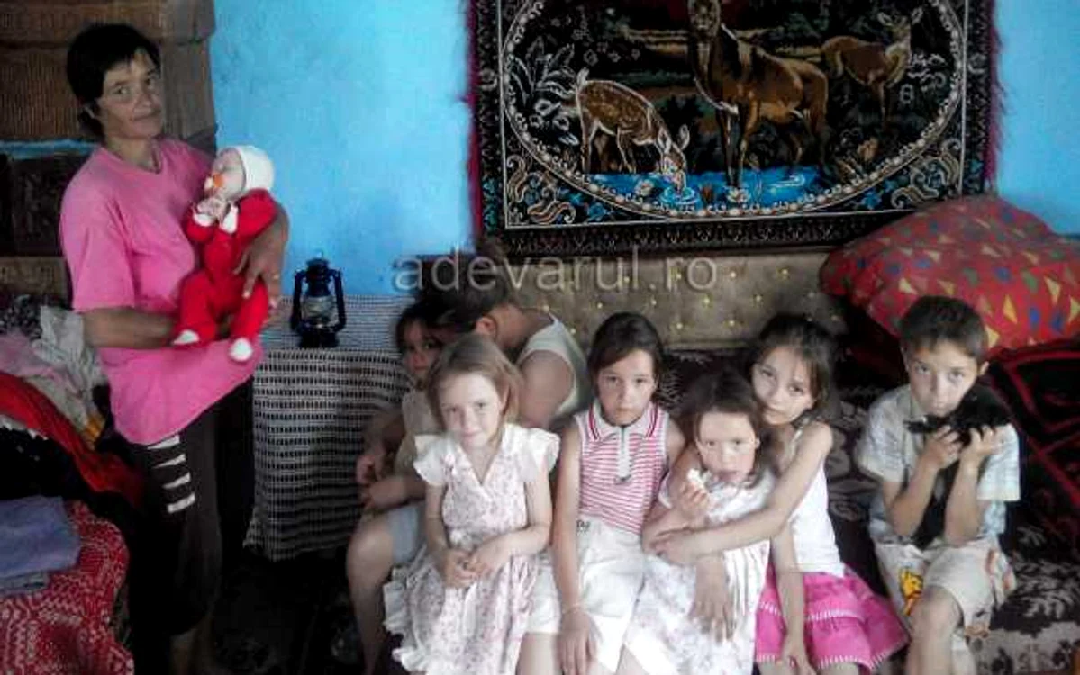 Copiii au vârste cuprinse între 6 luni şi 19 ani