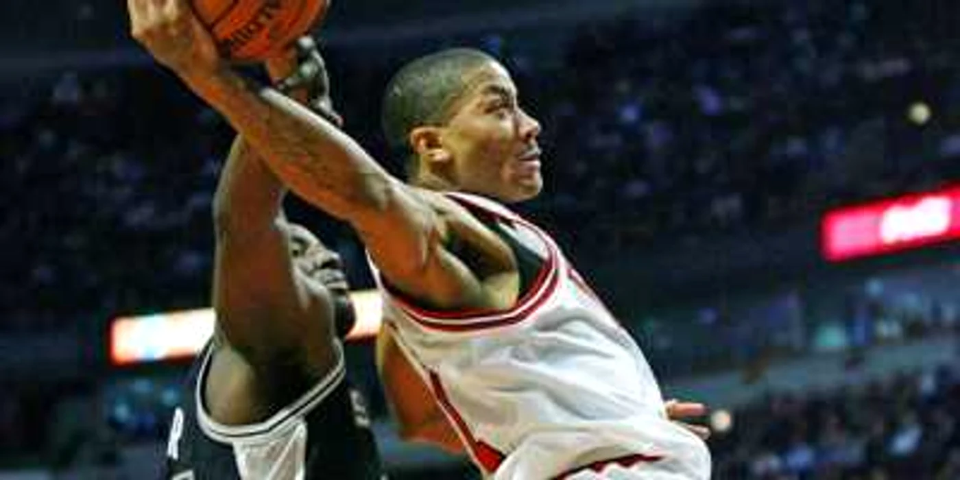 NBA: Taurii îl doboară în Chicago pe Tim Duncan şi ai lui Spurs (video)