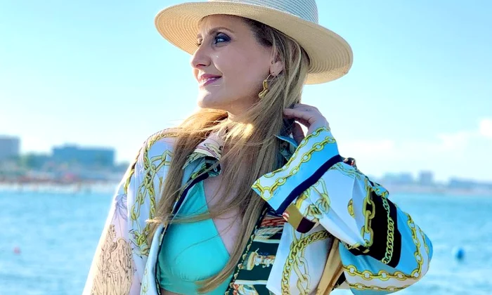 Alina Sorescu la mare jpg
