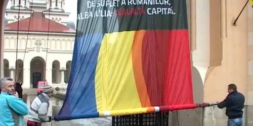 Mash-ul  a fost dat jos de pe clopotniţa Catedralei Reîntregirii din Alba Iulia 