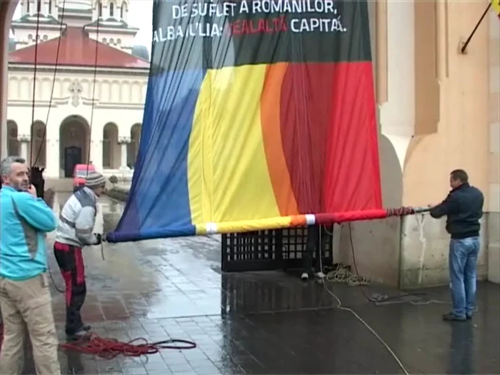Mash-ul  a fost dat jos de pe clopotniţa Catedralei Reîntregirii din Alba Iulia 