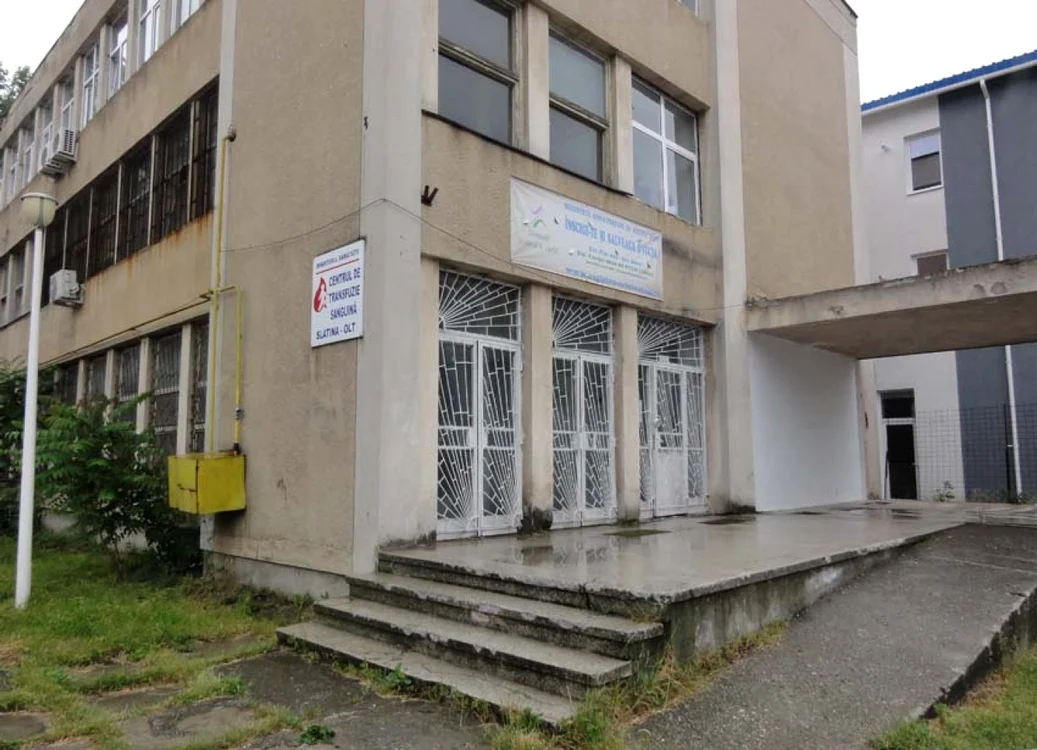 Centrul de Transfuzii din  Slatina oferă o imagine dezolantă  (FOTO: Mugurel Manea)