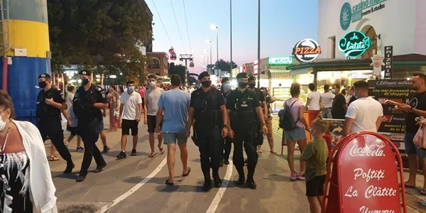 Jandarmi pe litoral FOTO Jandarmeria Mobila Constanţa
