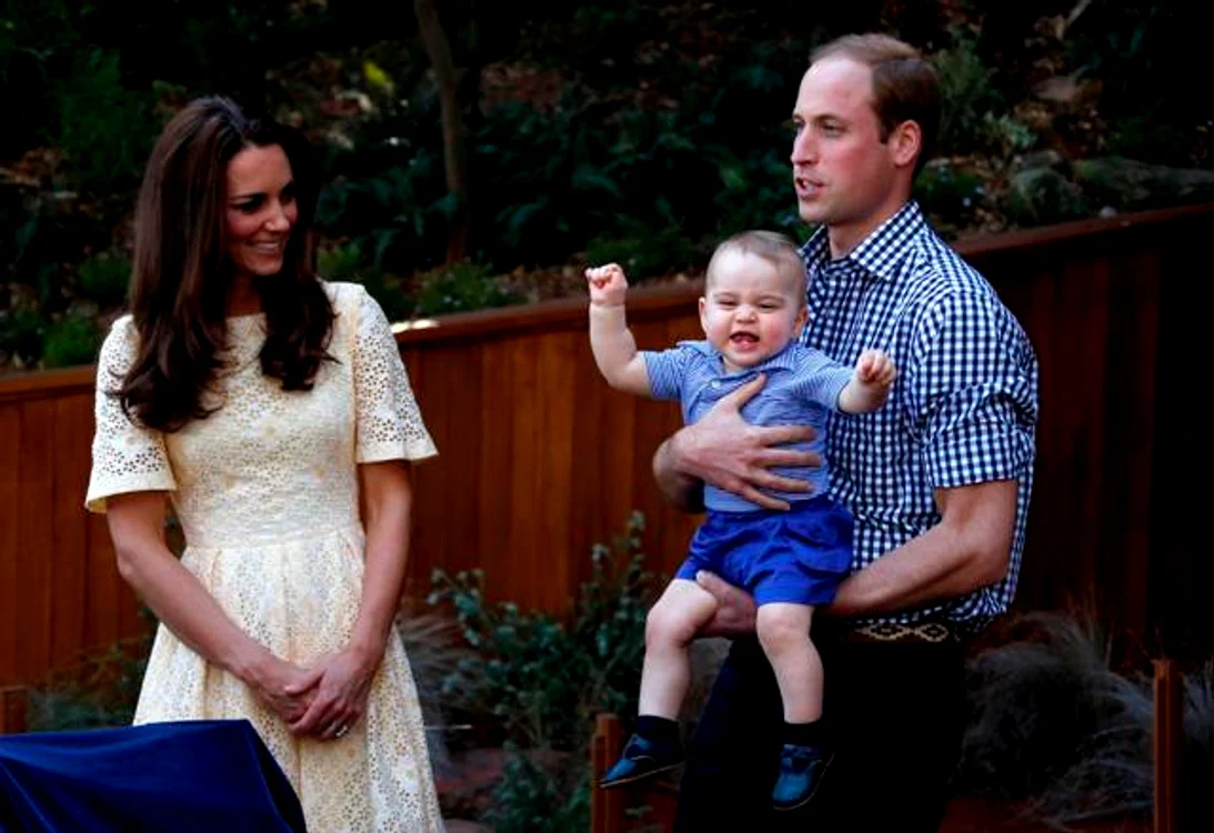 Prinţul William este foarte mândru de fiul său, micul prinţ GeorgeFoto: Reuters