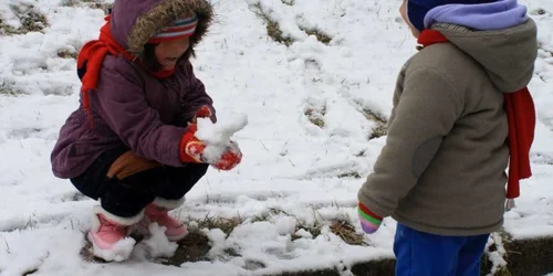 copii in zapada la sinaia foto adelina anei