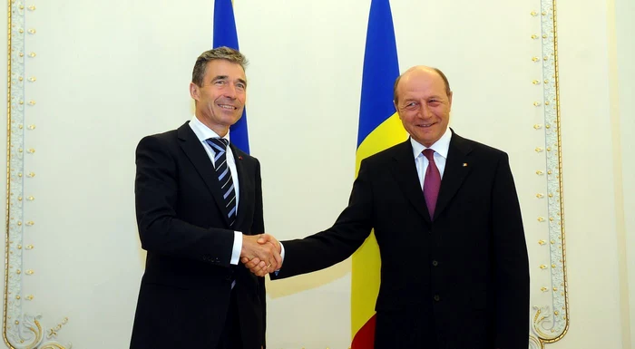 Secretarul general al NATO, Anders Fogh Rasmussen, alături de preşedintele Traian Băsescu FOTO presidency.ro