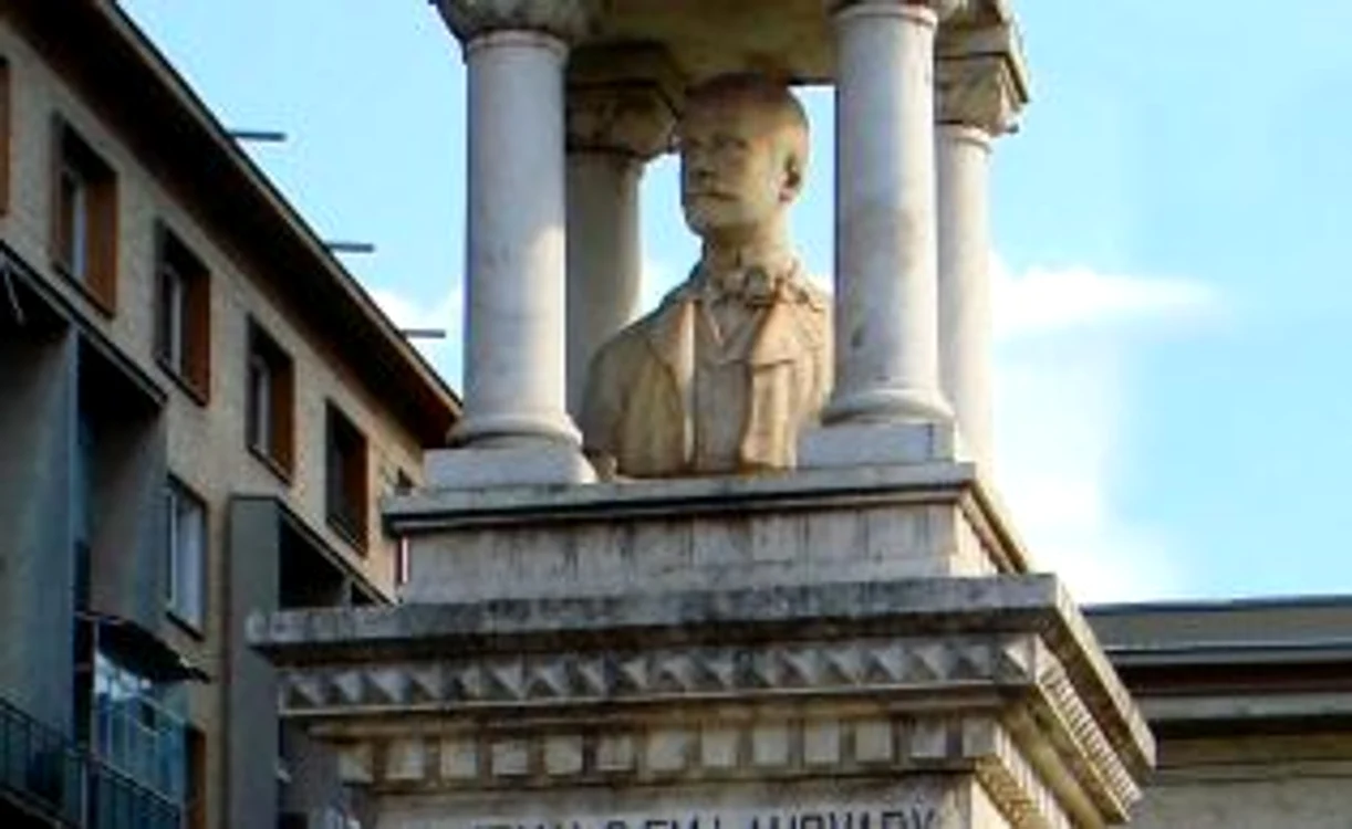 Fântâna construită în memoria jurnalistului Lahovari  FOTO: wikipedia